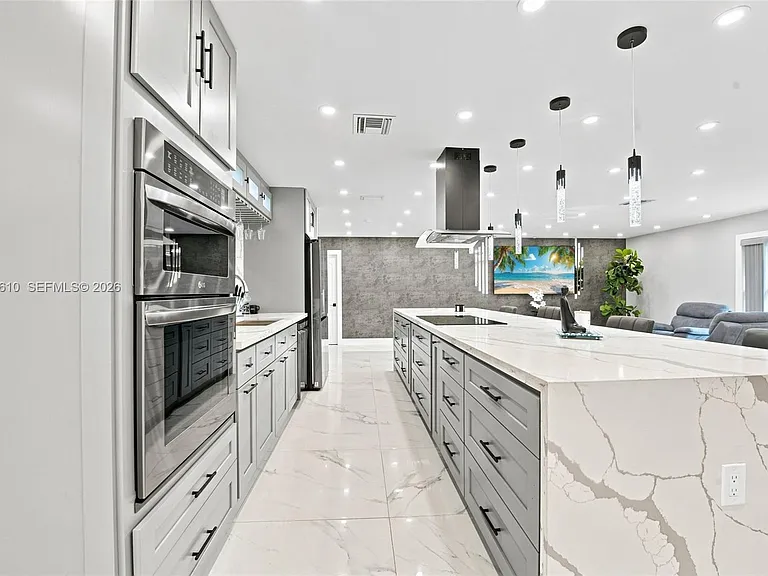 821 Ramblewood Dr — Photo 9