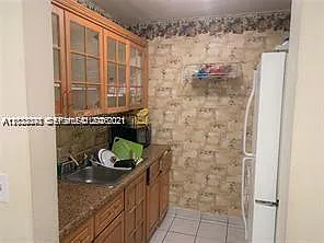 Royal Palm Gardens Condo — Photo 3