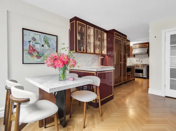 420 East 55th Street 8U image 2 of 8