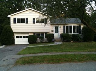 14 Amherst Rd, Riverside, CT 06878