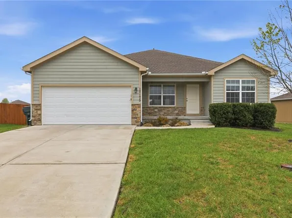 17175 Kill Creek Rd, Gardner, KS 66030