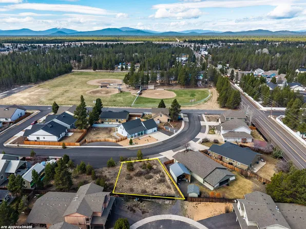51374 Apache Tears Ct, La Pine, OR 97739