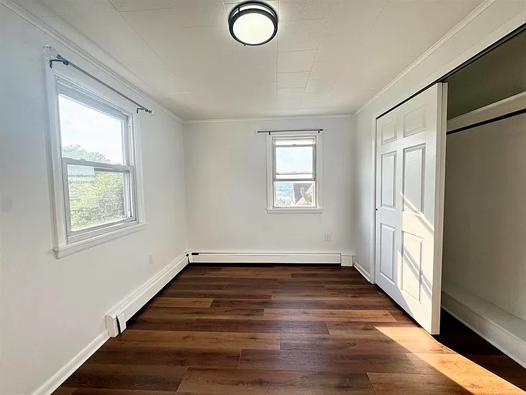 9005 Durham Ave — Photo 10
