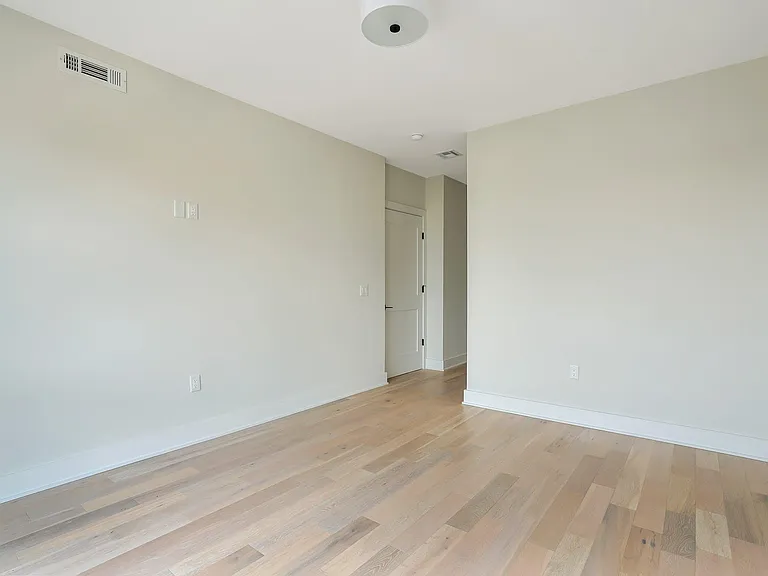 268 New York Ave #2 — Photo 10