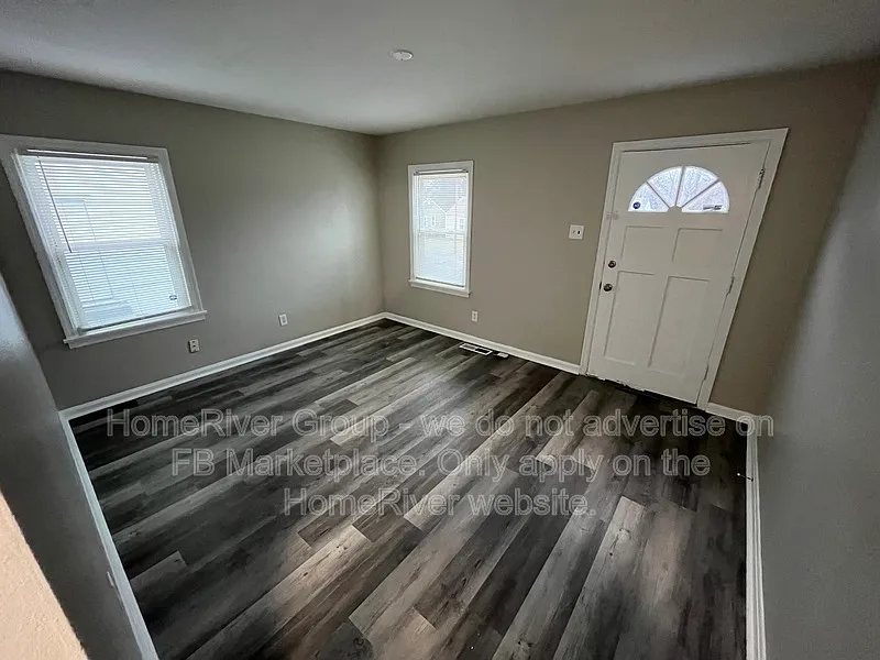 2 bed, 1.0 bath, 840 sqft, $1,250 — Photo 2