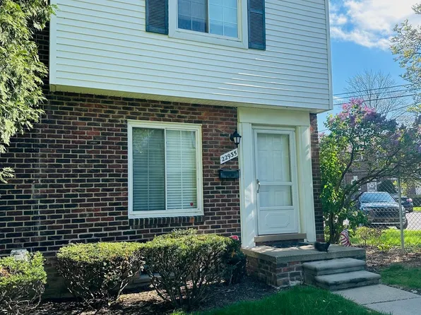 22935 Gary Ln, Saint Clair Shores, MI 48080
