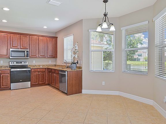 5th image of 10474 Spruce Pine Ct