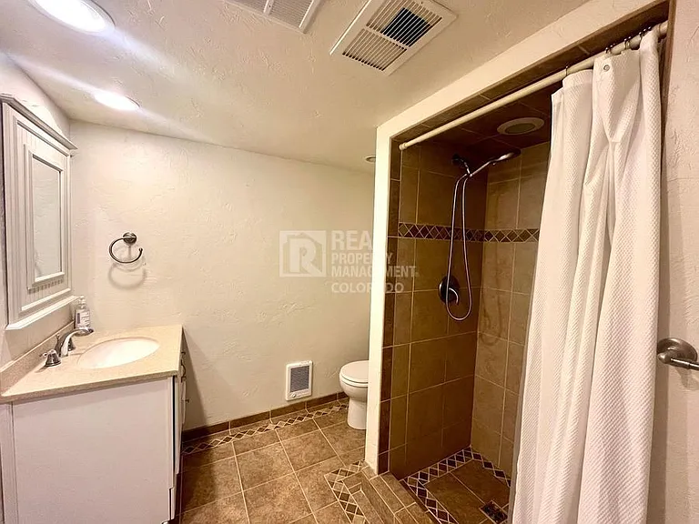 2675 Landsdown Pl — Photo 13