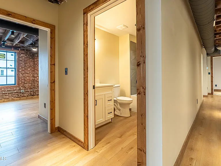 453 E Main St #400 — Photo 8