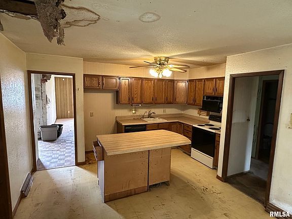 3rd image of 801 Buckingham Rd