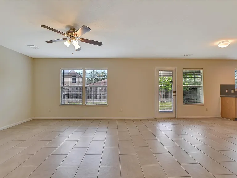 29198 Legends Green Dr — Photo 9