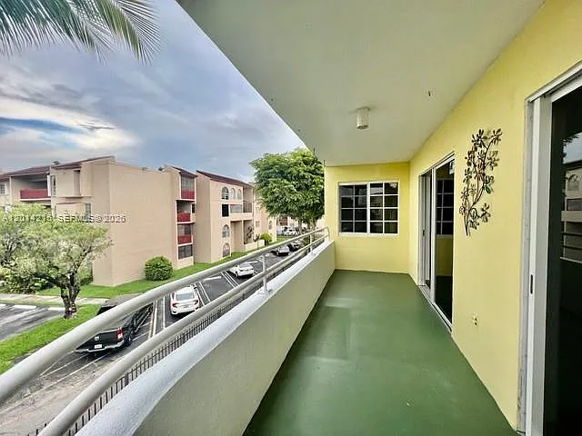 10755 SW 108th Ave #302 — Photo 10