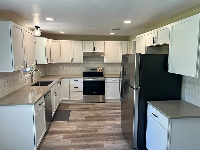 4 bed, 2177 sqft, $2,800 — Photo 4