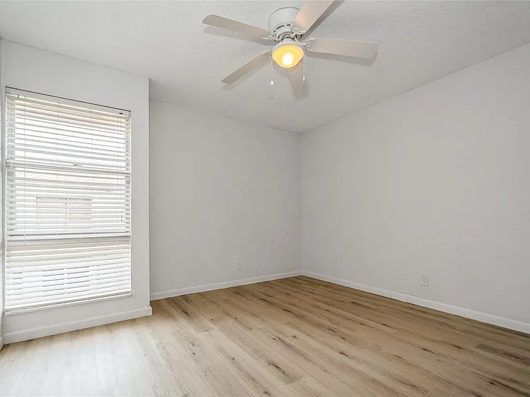 8208 NW 8th Pl — Photo 23