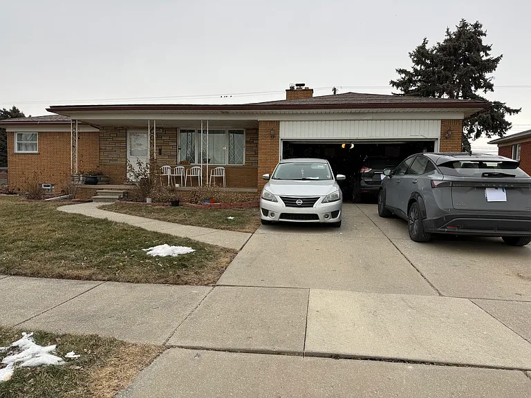 8565 Potomac Ave — Photo 1