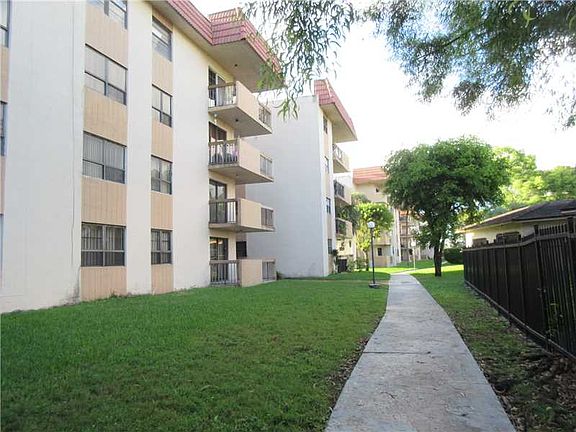 2nd image of 1121 SW 122nd Ave #3012