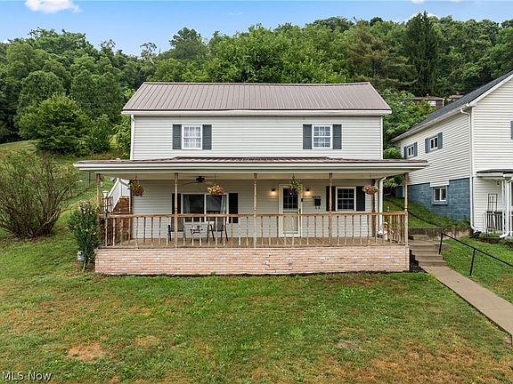 3rd image of 68290 Orchard Ave