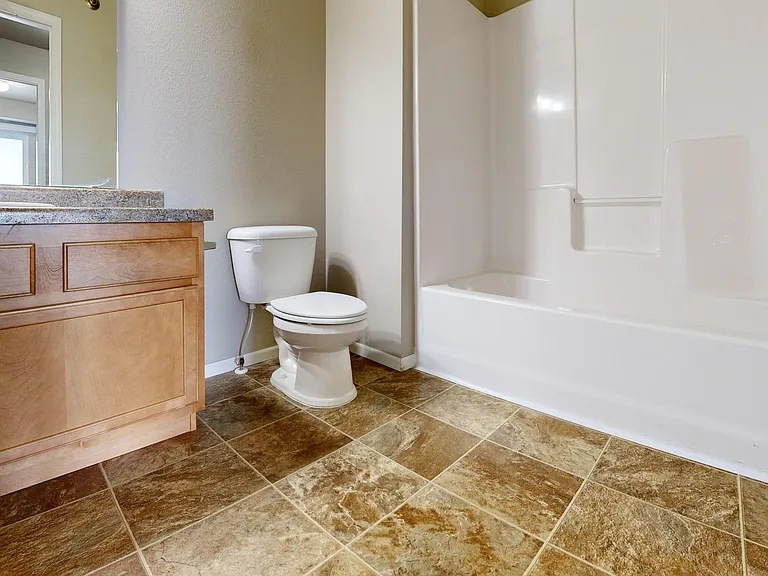 Raven Ridge Apartments — Photo 10