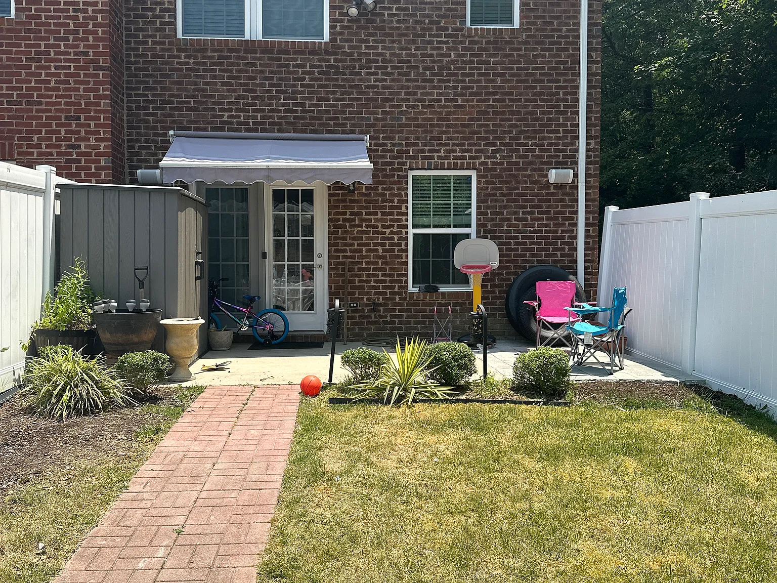 4 bed, 3.5 bath, 1800 sqft, $2,750 — Photo 1