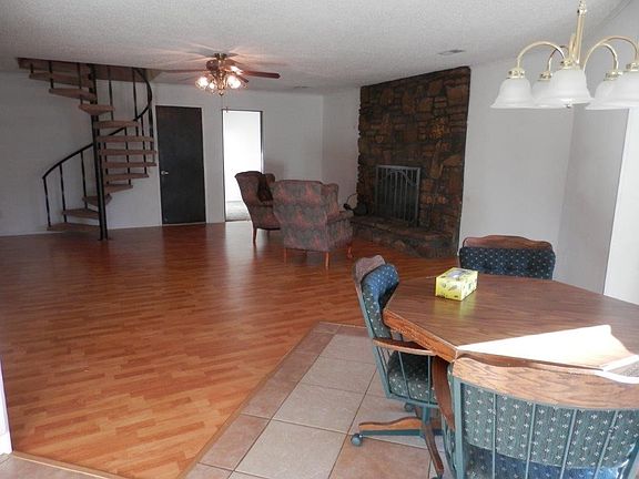 4th image of 2705 Highland Dr