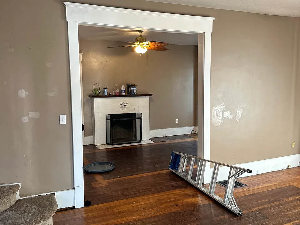 46 5th St SE