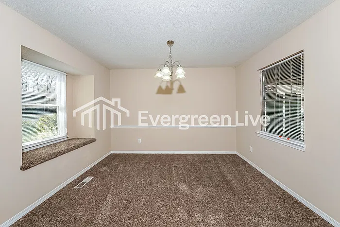 3 bed, 2.0 bath, 1456 sqft, $1,145 — Photo 3
