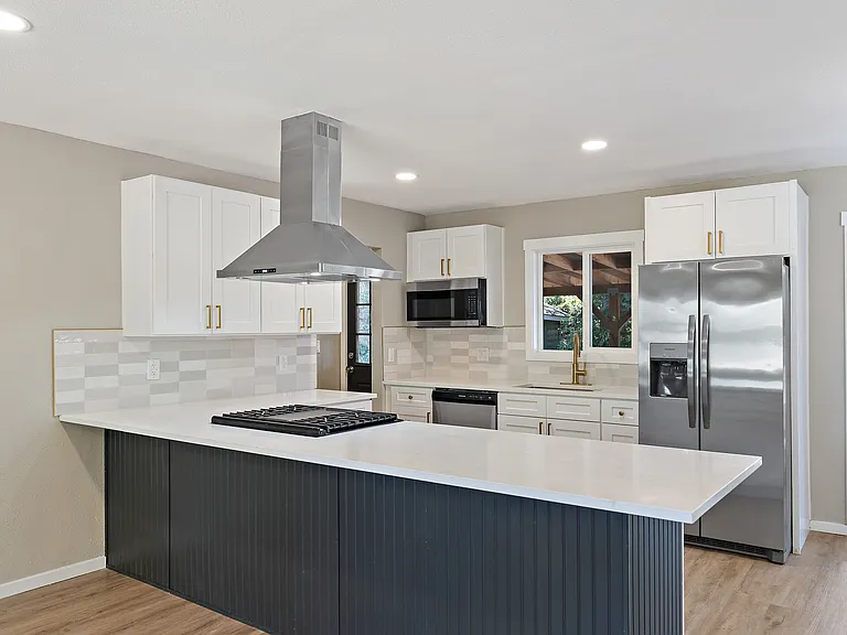 8408 Dalton Dr SW — Photo 3