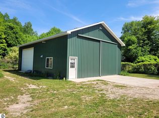 5212 Mollineaux Rd, Frankfort, MI 49635