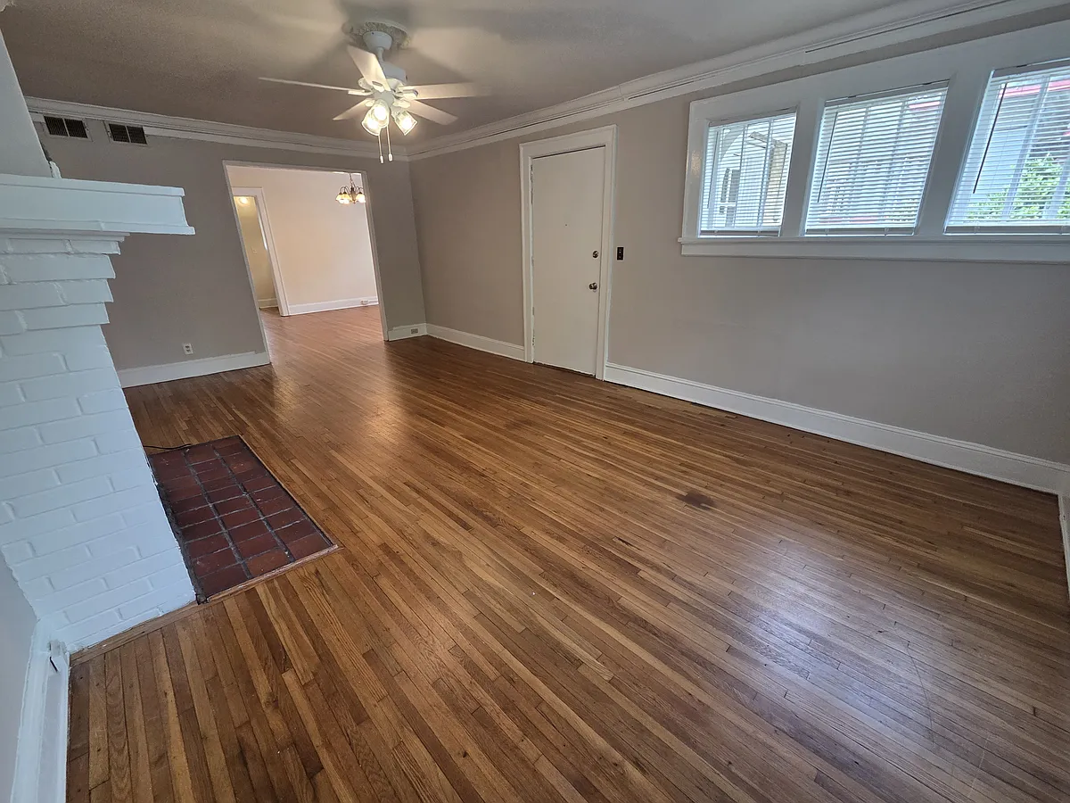 Building Photo - 664 Linwood Ave NE #3