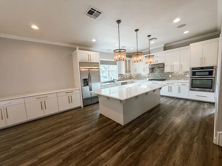 1329 Bayberry View Ln — Photo 3