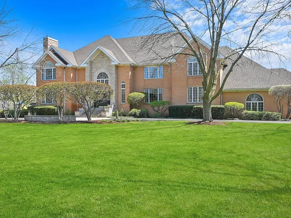 5 S Meadow Ct, South Barrington, IL 60010