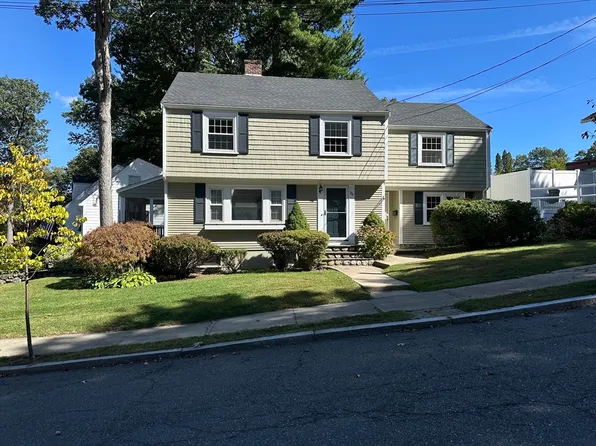 36 Pine Hill Cir, Wakefield, MA 01880