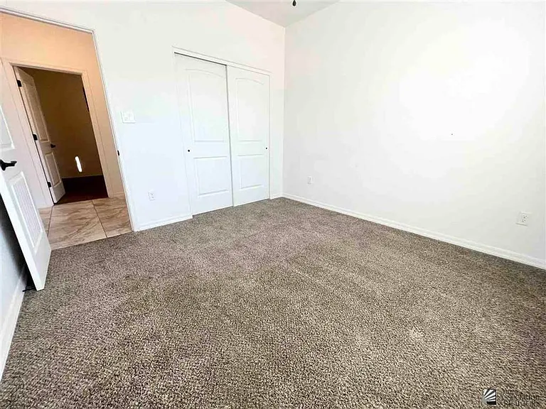12608 E 48th Dr — Photo 19