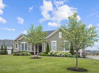 30 S Orchard Cir, Lake Forest, IL 60045