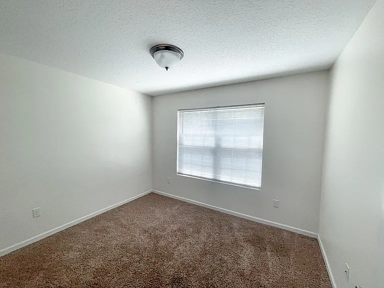 338 S Bridgeport Dr — Photo 8
