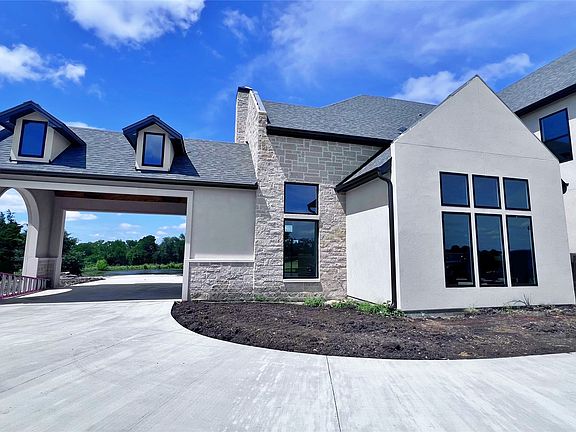 3rd image of 108 Eisenhower Ct