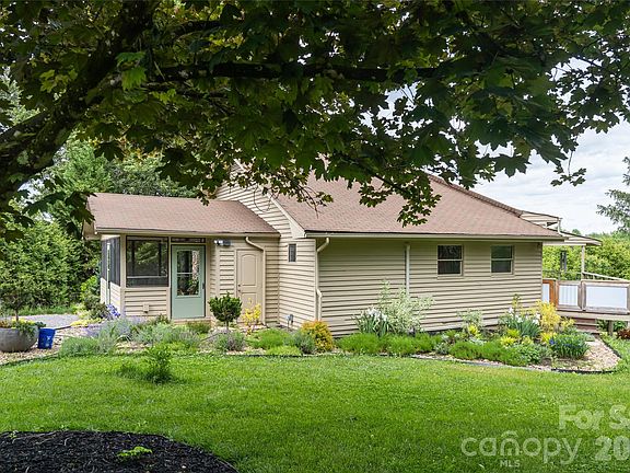 4th image of 56 Donna Ln #58