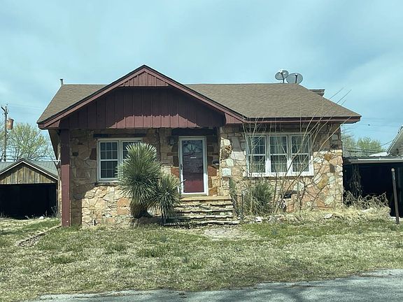 2nd image of 206 W 1st St