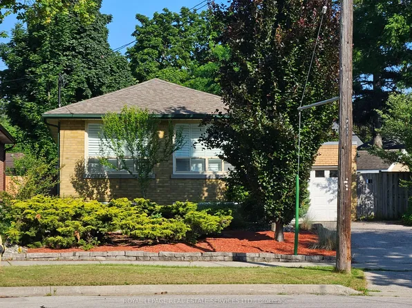 117 Westrose Ave, Toronto, ON M8X 2A5
