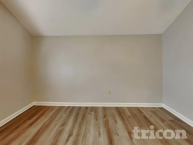 2378 Iron Horse Dr — Photo 8