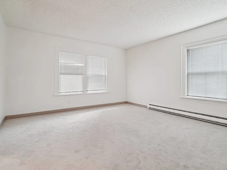Texada Apartments — Photo 16