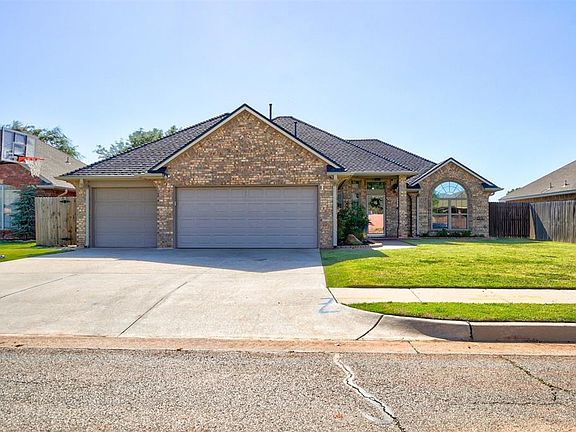 3rd image of 4005 Scissortail Dr