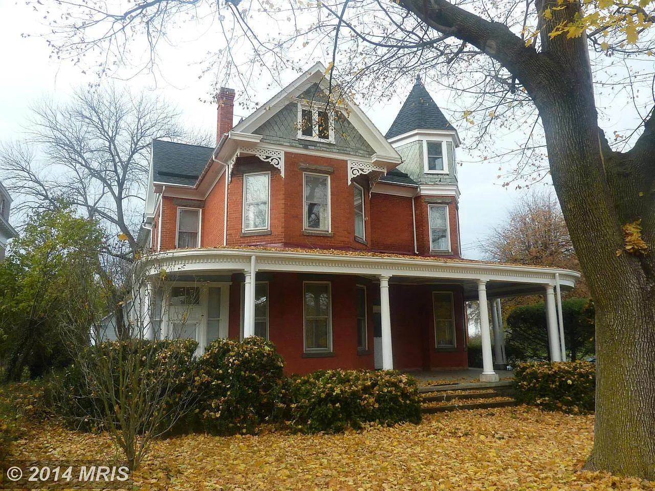 501 S Queen St photo 1