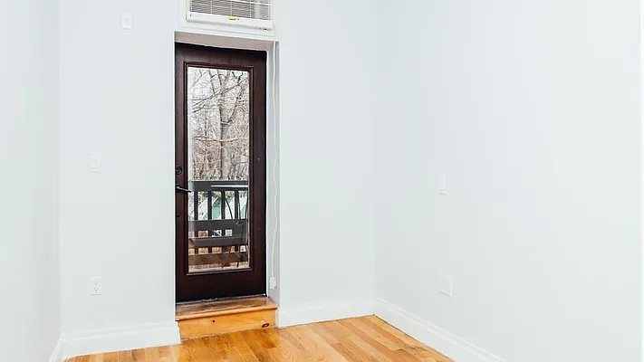 Rented by Nooklyn NYC LLC | media 48