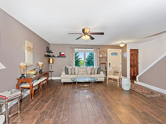 2nd image of 2240 Country Club Dr