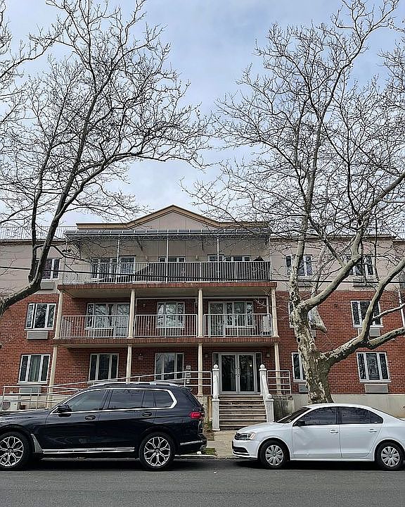 1st image of 64-34 Grand Central Pkwy #1L