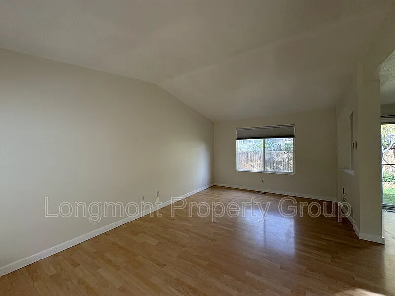 3 bed, 2.5 bath, $2,500 — Photo 4