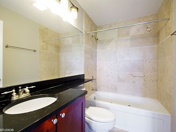 3rd image of 2525 W Bryn Mawr Ave APT 501