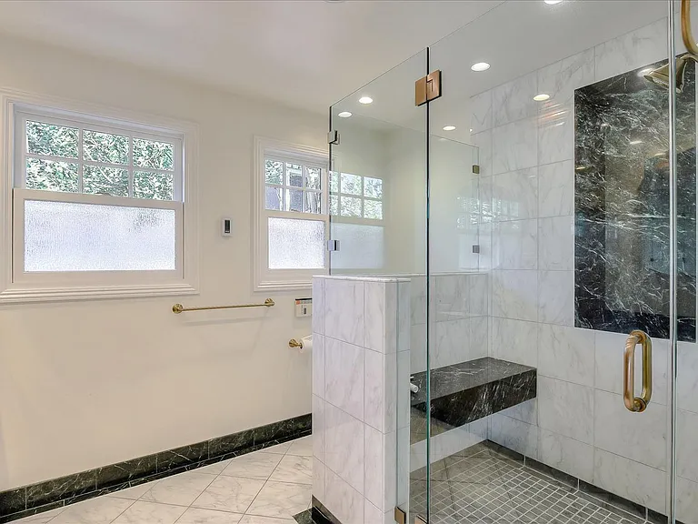 135 Wilder Ave — Photo 24