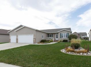 691 Wyndemere Dr, West Fargo, ND 58078